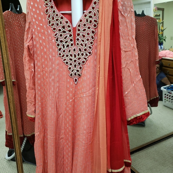 Rust w/ maroon velvet churidaar - Picture 2 of 7